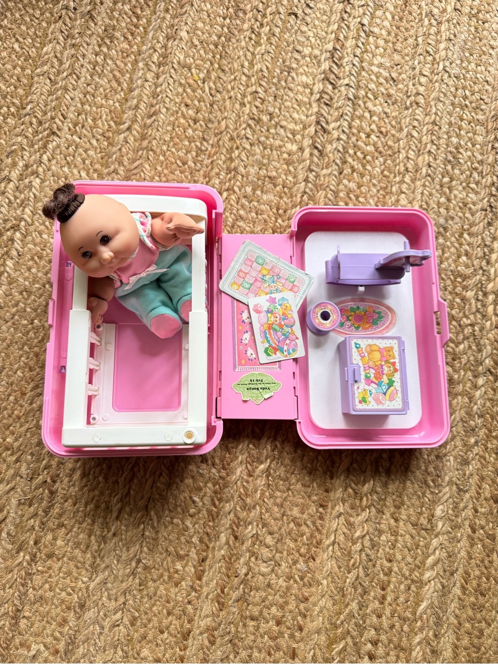 1995 cabbage patch, love n go nursery